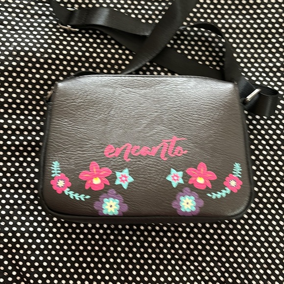 New without tags. Super adorable Encanto crossbody bag - Picture 2 of 8